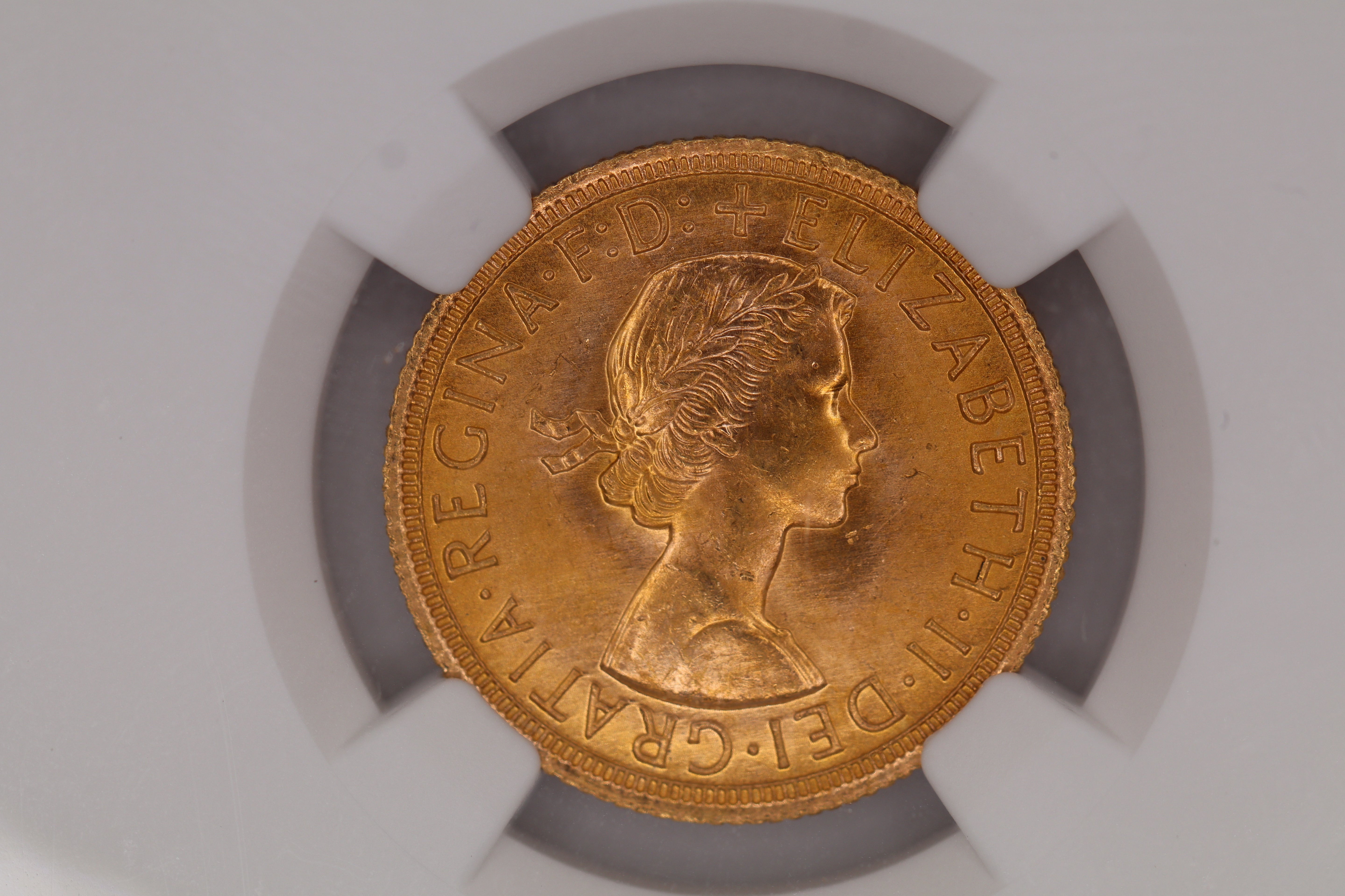1966 Great Britain Full Sovereign MS65